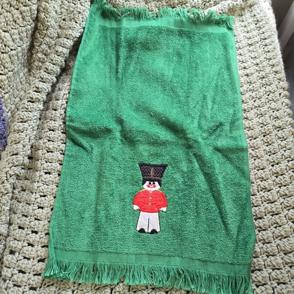 Small Nutcracker Christmas Green Hand Fingertip Towel - Picture 2 of 3